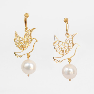 Kalimat Salam Hoop Earring with Pearl in 18K gold