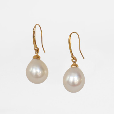Yawmi Drop Shaped Pearl Hook Earring in 18K Gold