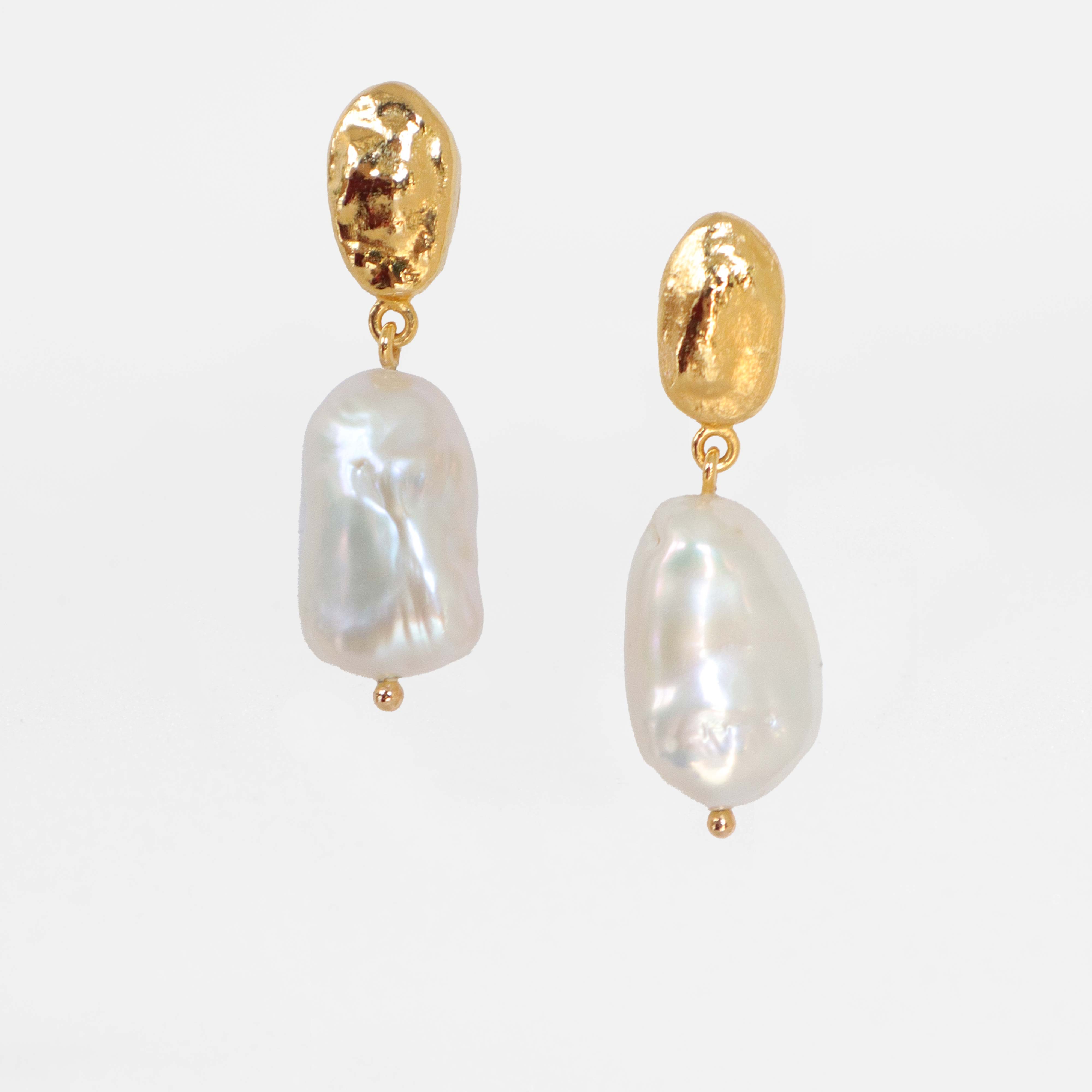 Yawmi Earring with Keshi Pearls in 18K Brushed Gold