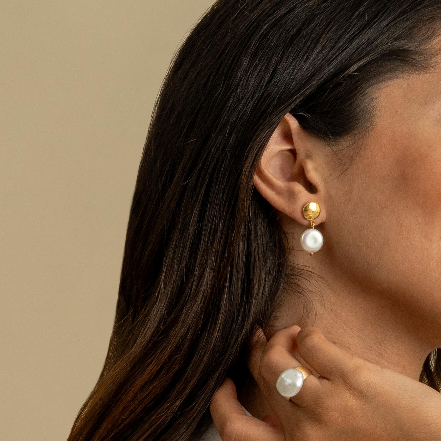 Yawmi Earring with Coin Pearls in 18K Brushed Gold